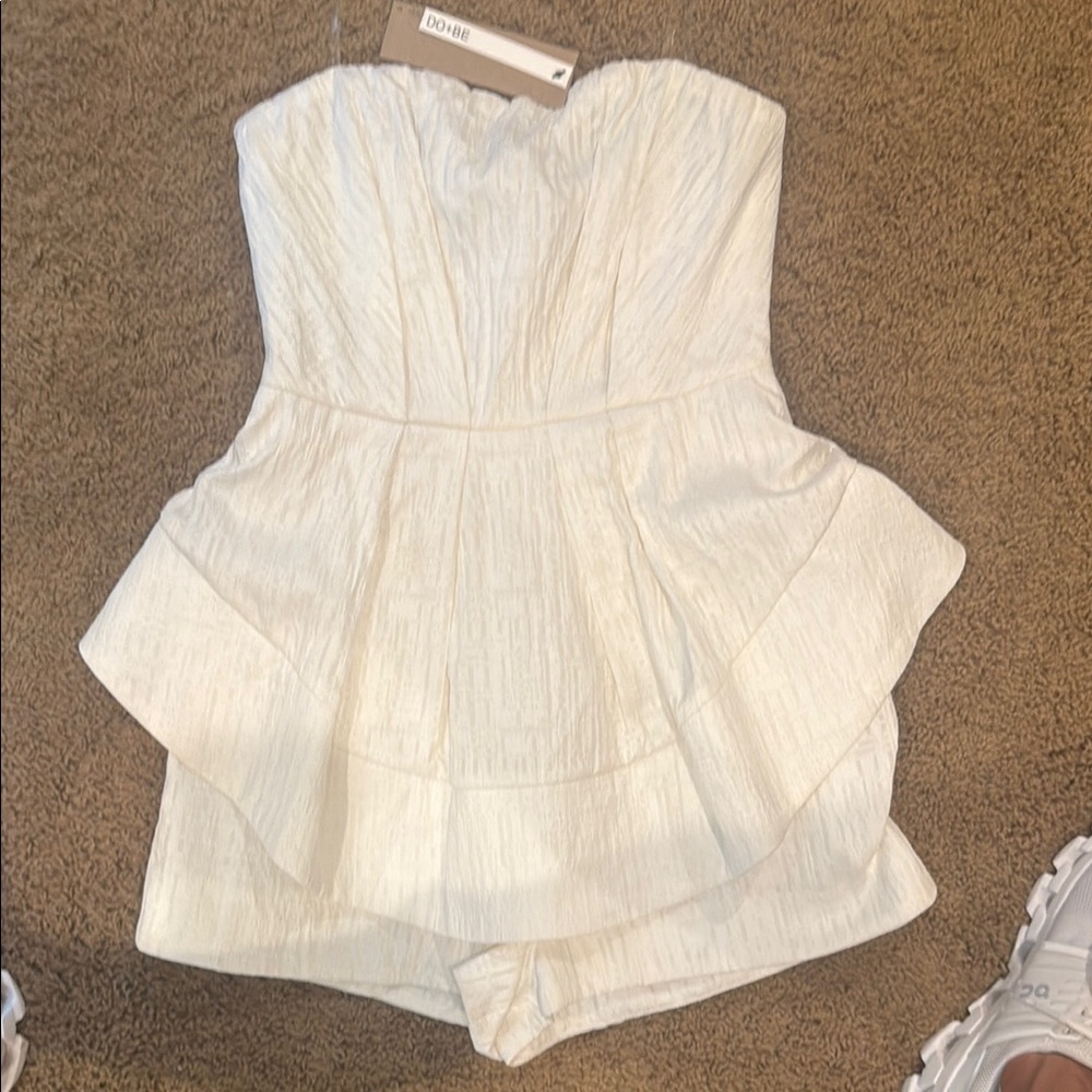 DO+BE White Strapless romper